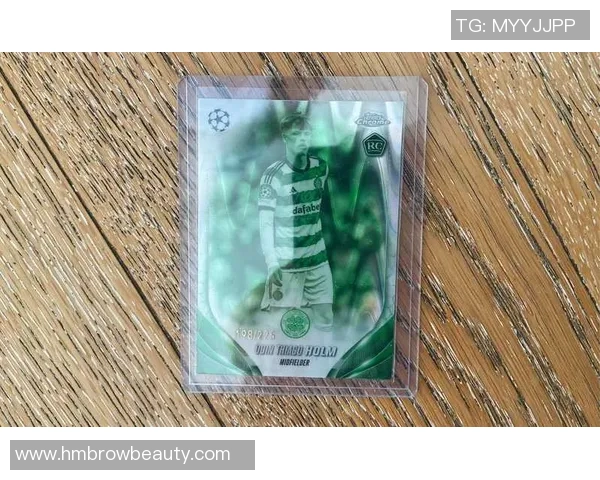 球星卡挂链足球：集热爱与收藏于一体的创新潮流配饰